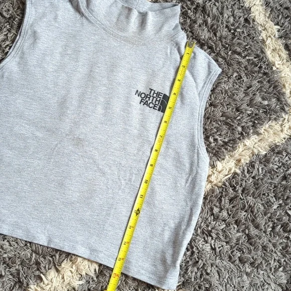 The North Face Womens Turtle Neck Crop Top Size Small Never Stop Exploring - Picture 3 of 6